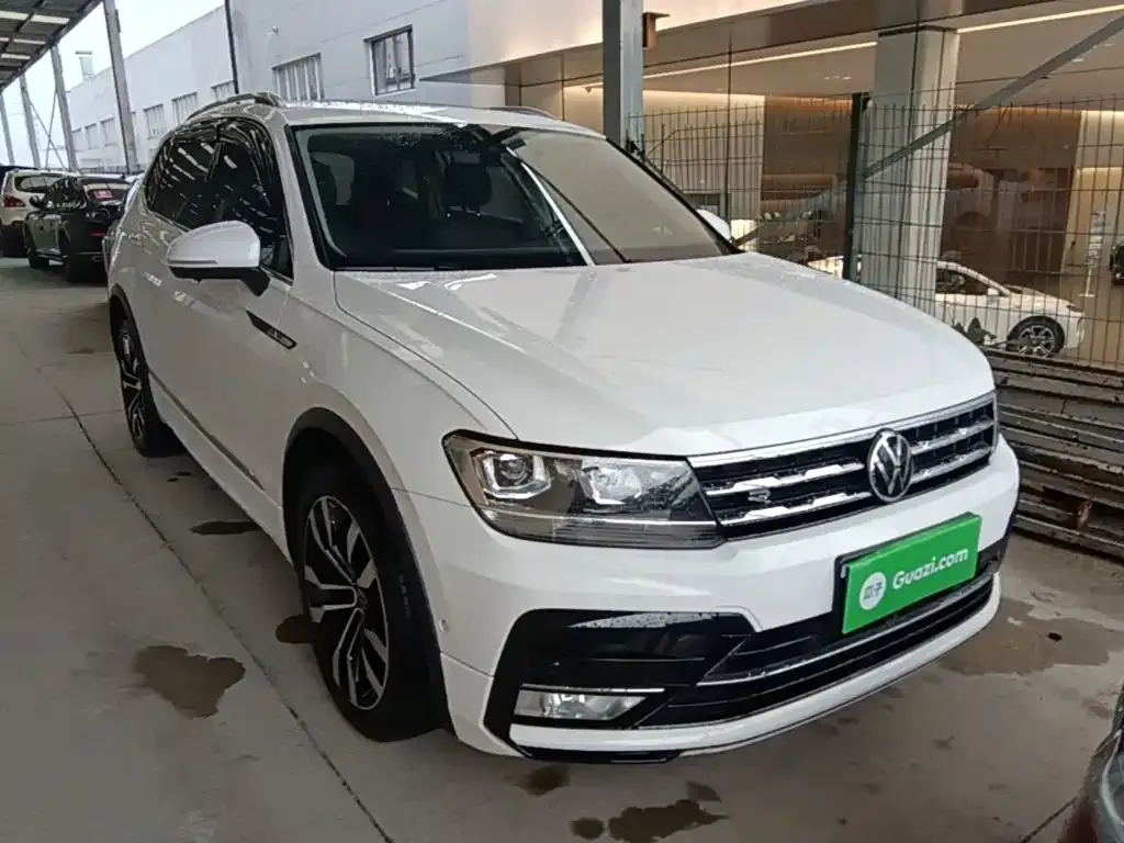 Volkswagen Tiguan L — фото 8