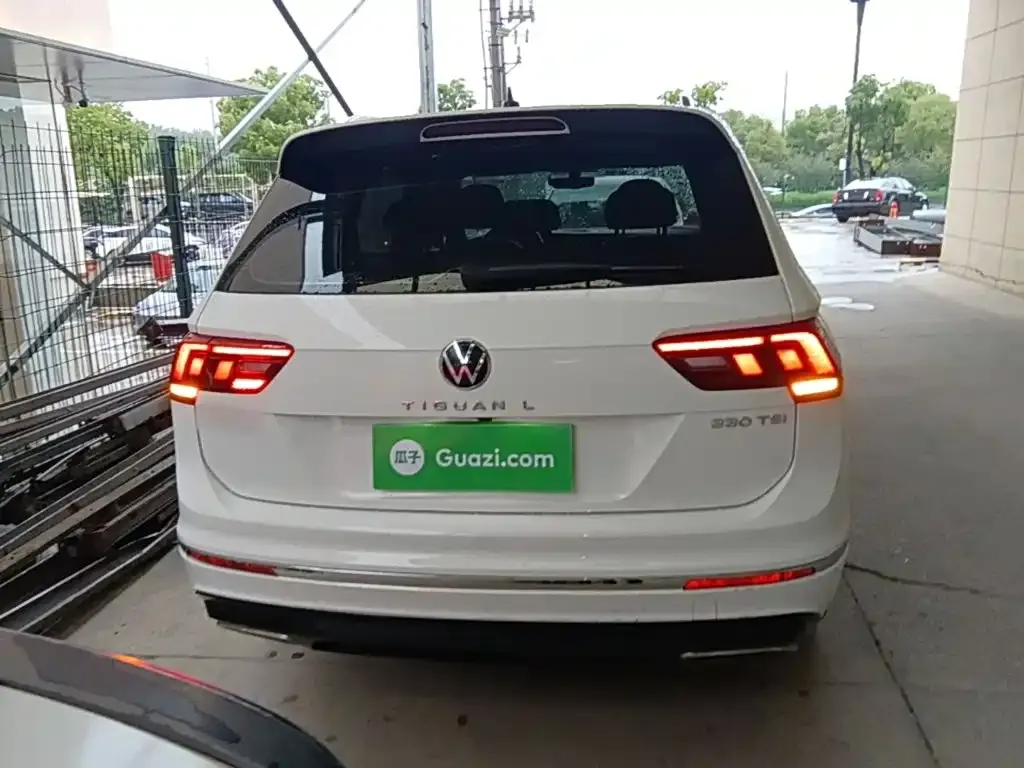 Volkswagen Tiguan L — фото 3