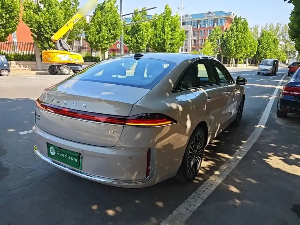 Roewe M7 DMH — фото 4