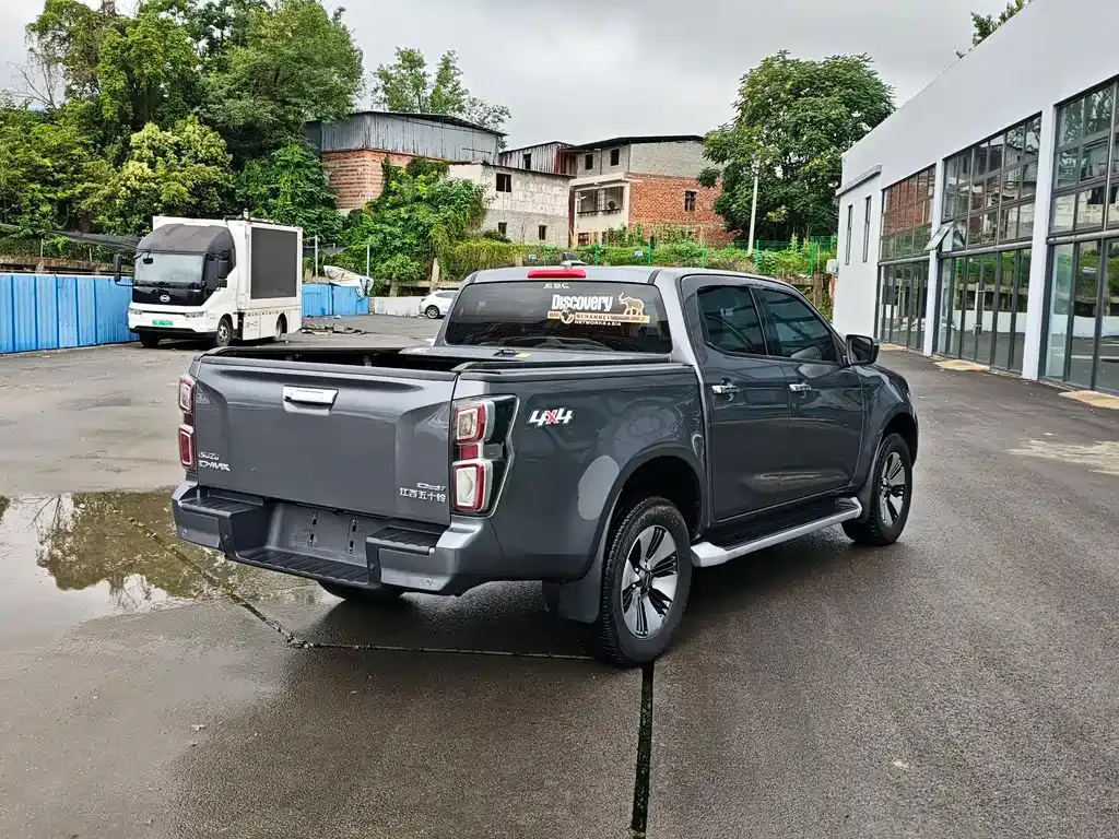 Isuzu D-MAX — фото 10