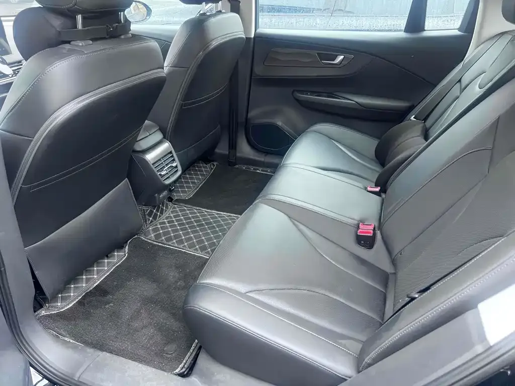 Hongqi E-QM5 — фото 3