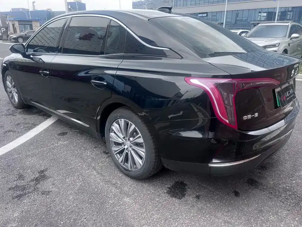 Hongqi E-QM5 — фото 10