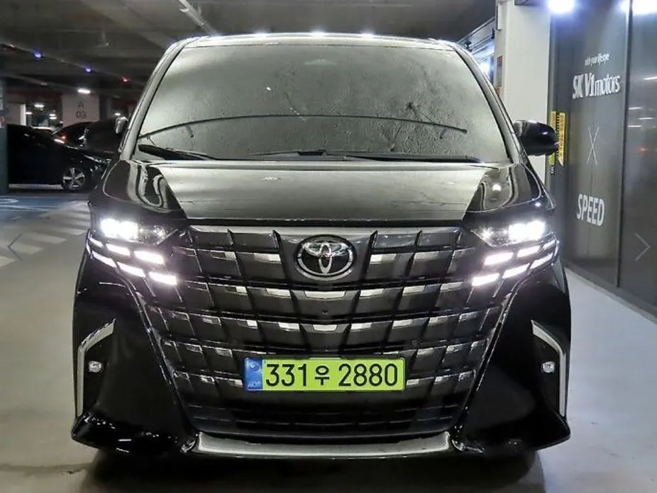 Toyota Alphard — фото 5