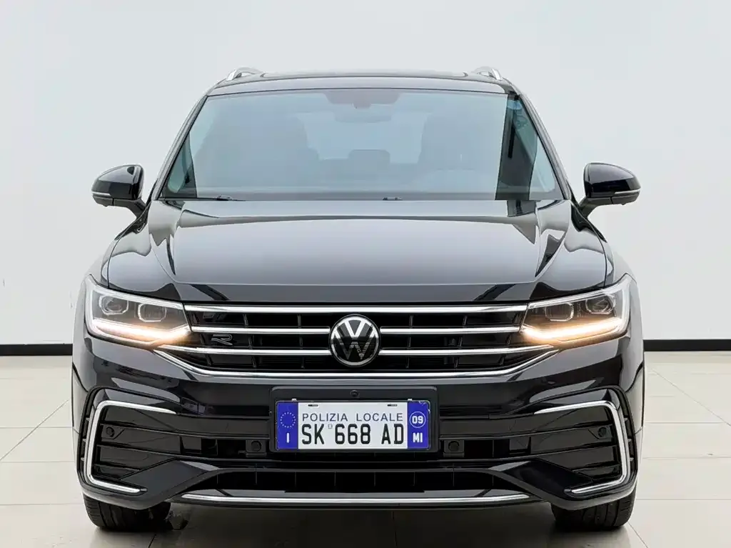Volkswagen Tiguan L — фото 2