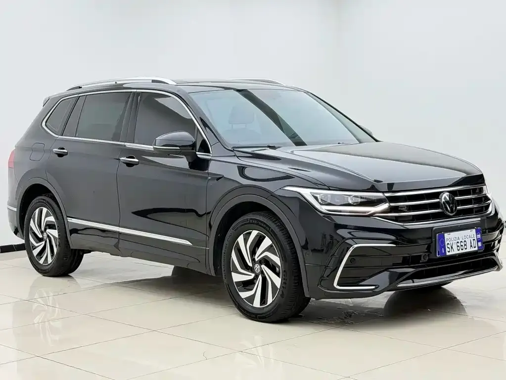 Volkswagen Tiguan L — фото 7