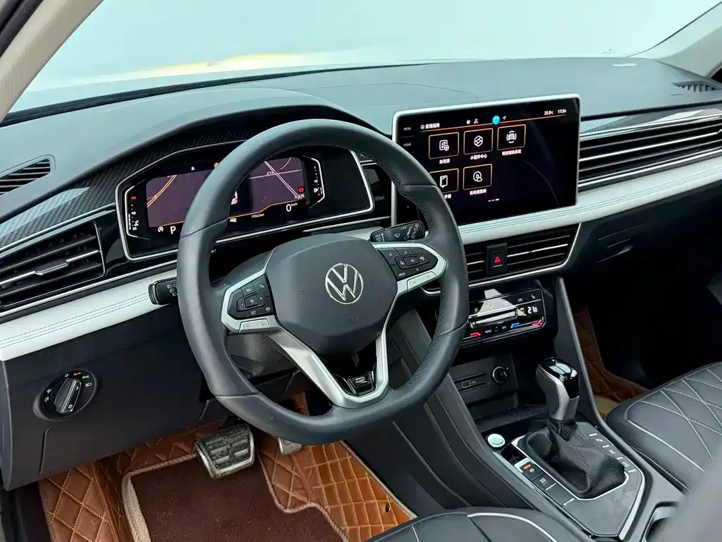 Volkswagen Tiguan L — фото 5