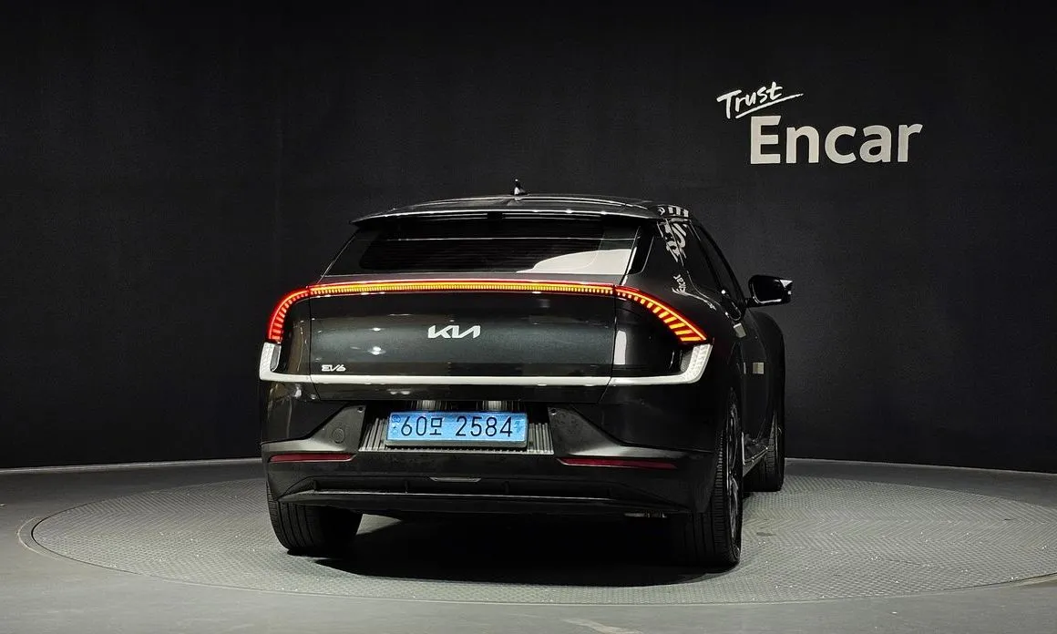 Kia EV6 — фото 10