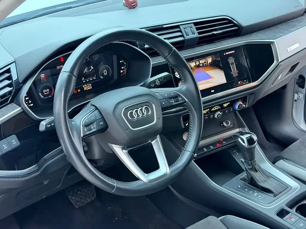 Audi Q3 — фото 9