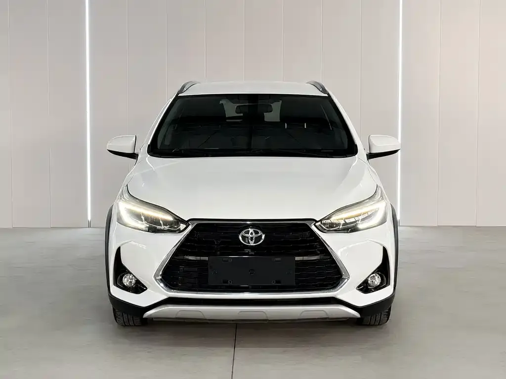 Toyota Yaris L — фото 4
