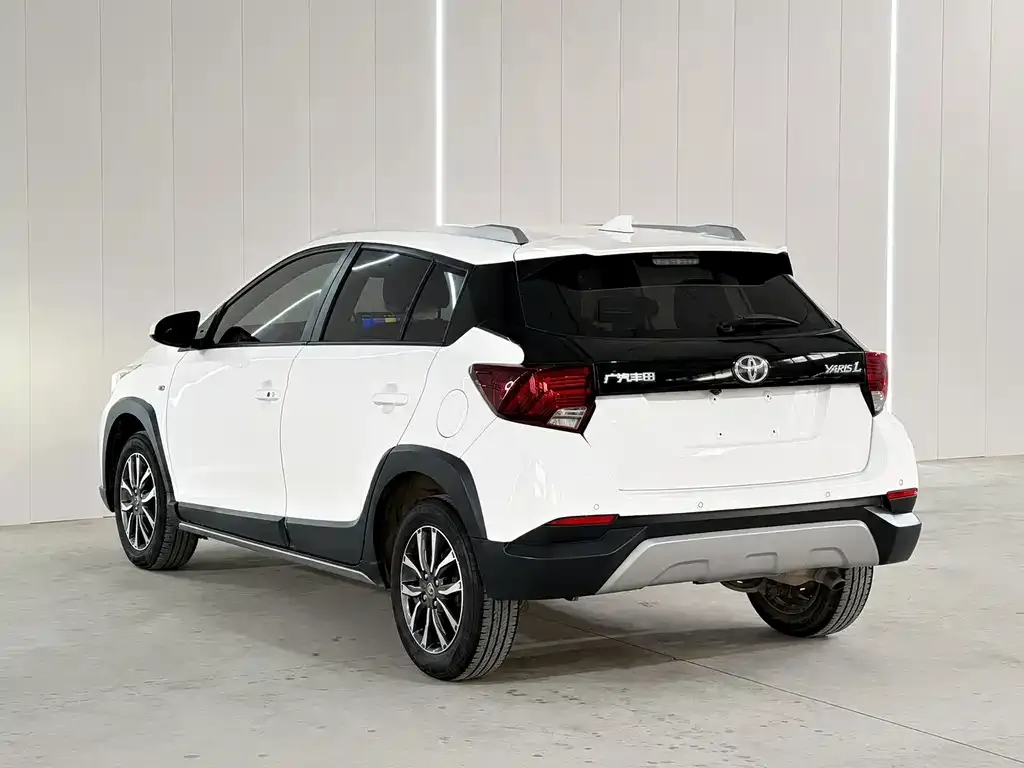 Toyota Yaris L — фото 6