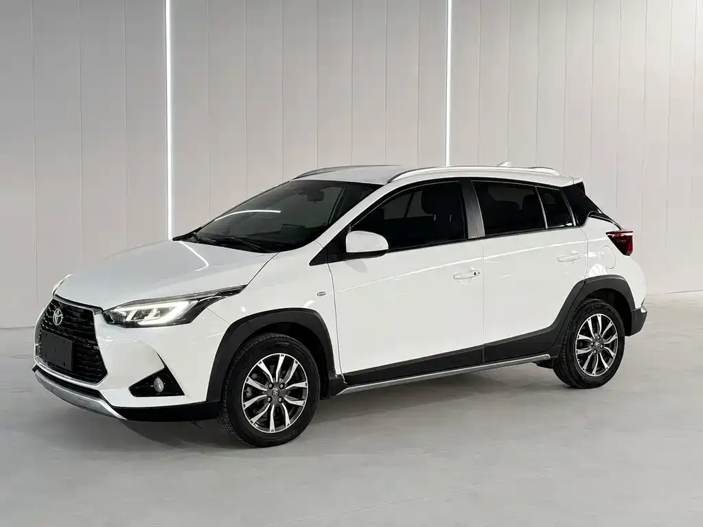 Toyota Yaris L — фото 3