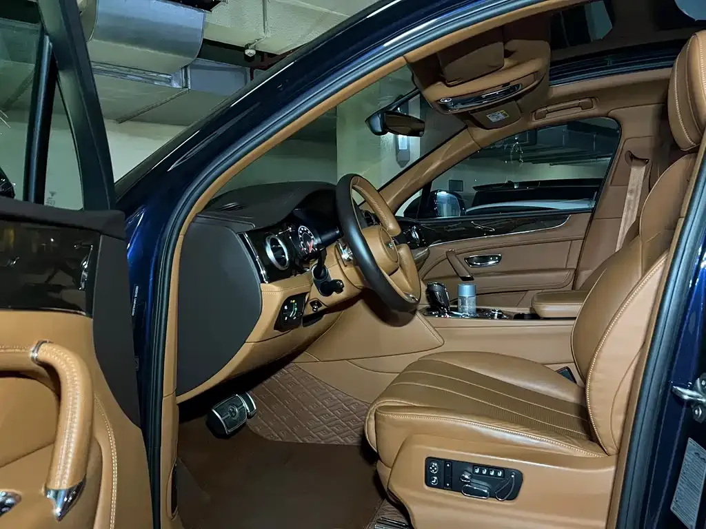Bentley Bentayga 2022 из CN, фото 5