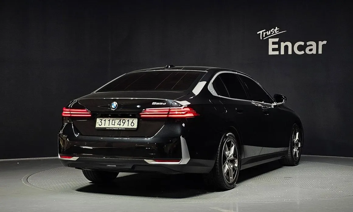 BMW 5-Series 2024 из KR, фото 5