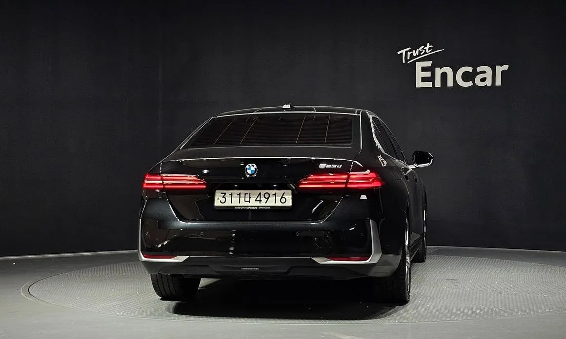 BMW 5-Series 2024 из KR, фото 10