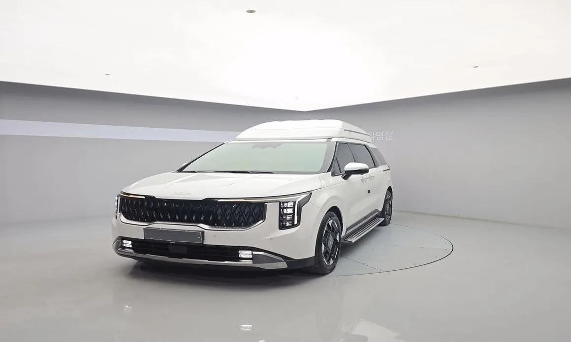Kia Carnival — фото 1