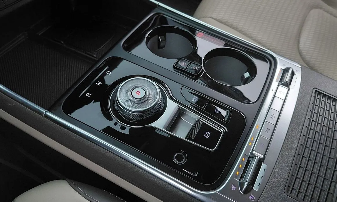 Kia Carnival — фото 10
