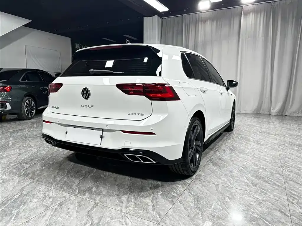 Volkswagen Golf — фото 9