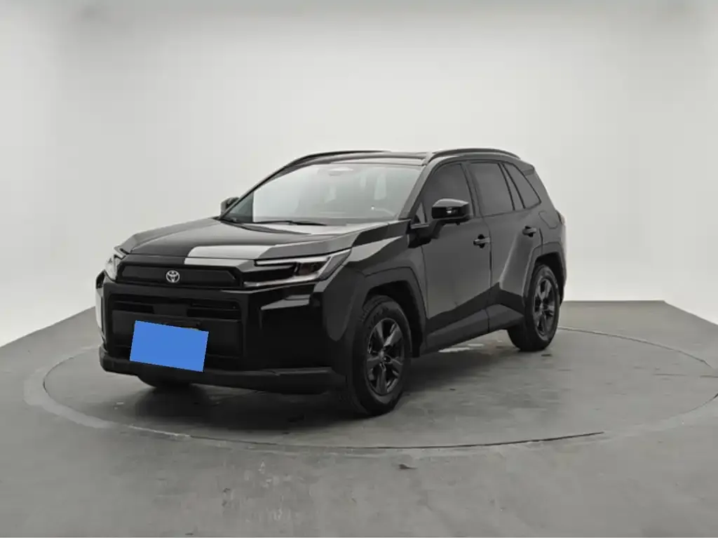 Toyota RAV4 — фото 1