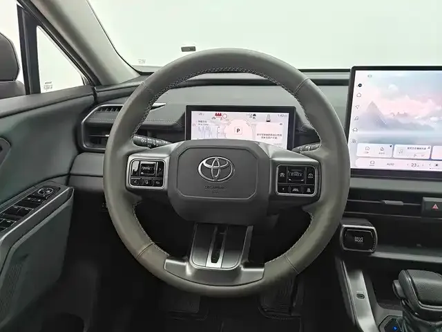 Toyota RAV4 — фото 10