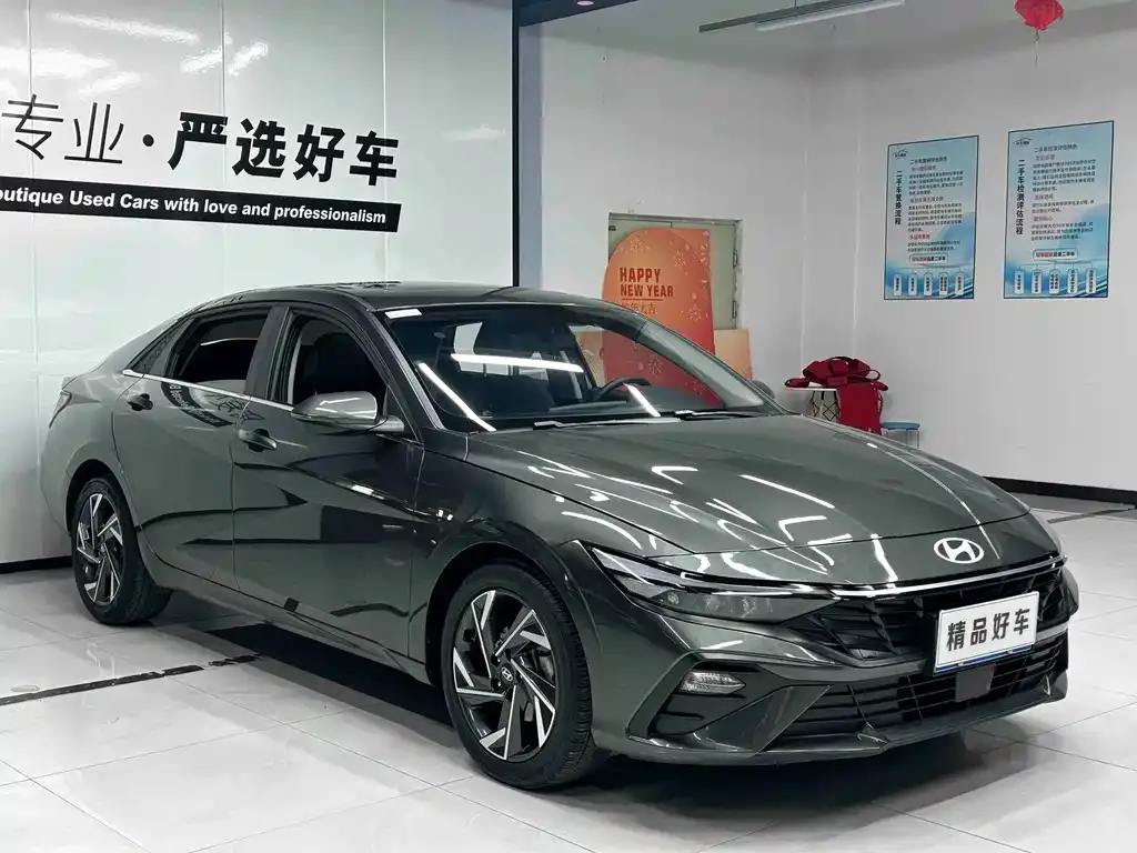 Hyundai Elantra — фото 4