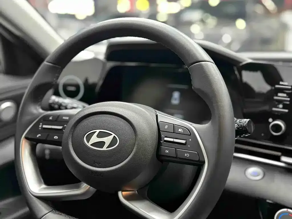 Hyundai Elantra — фото 8