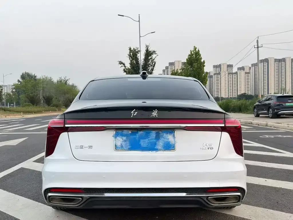Hongqi H5 — фото 2