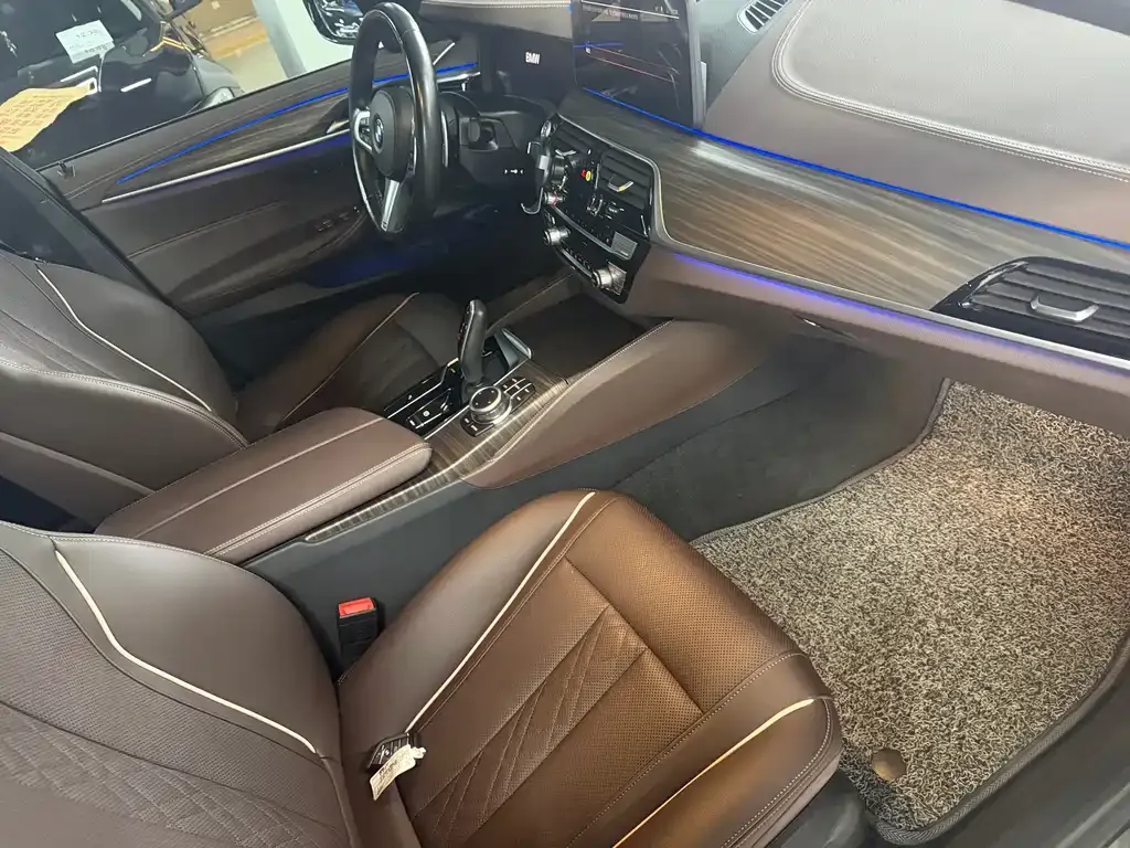 BMW 5 Series — фото 10