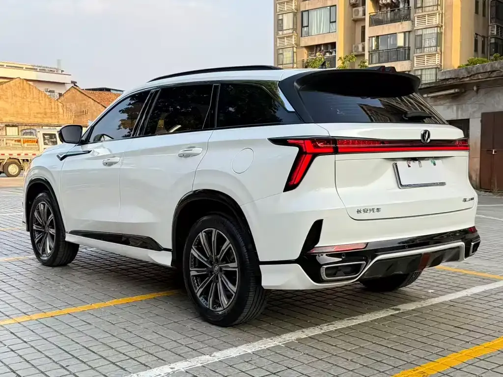 Changan CS75PLUS — фото 3