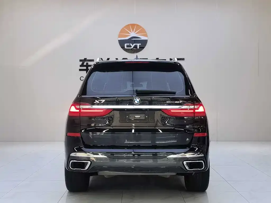 BMW X7 — фото 2
