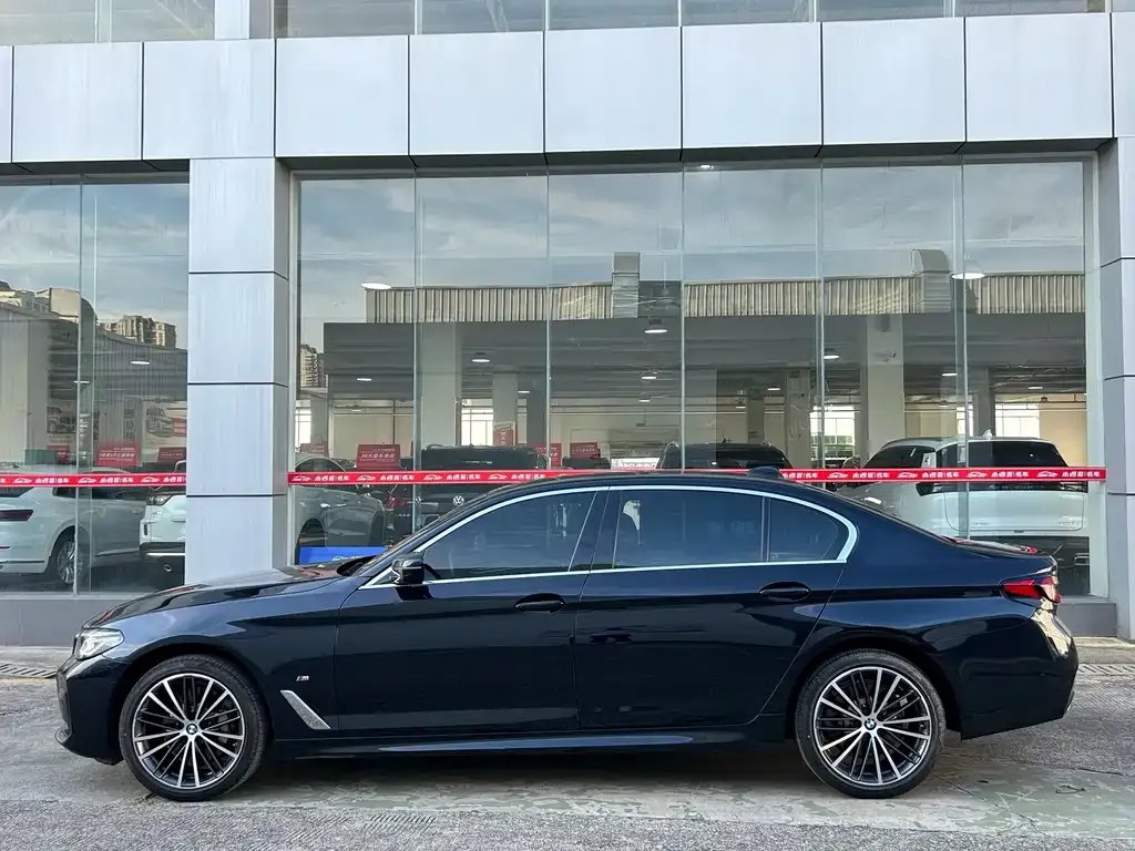BMW 5 Series — фото 4