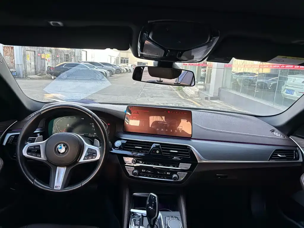 BMW 5 Series — фото 10