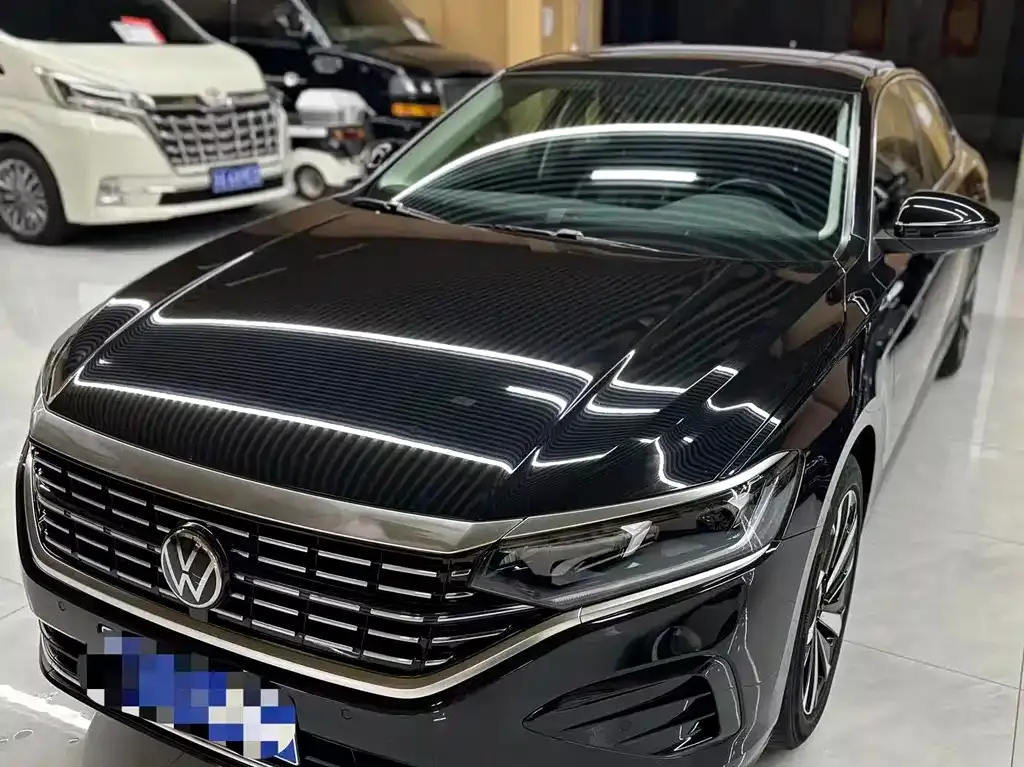 Volkswagen Passat — фото 1