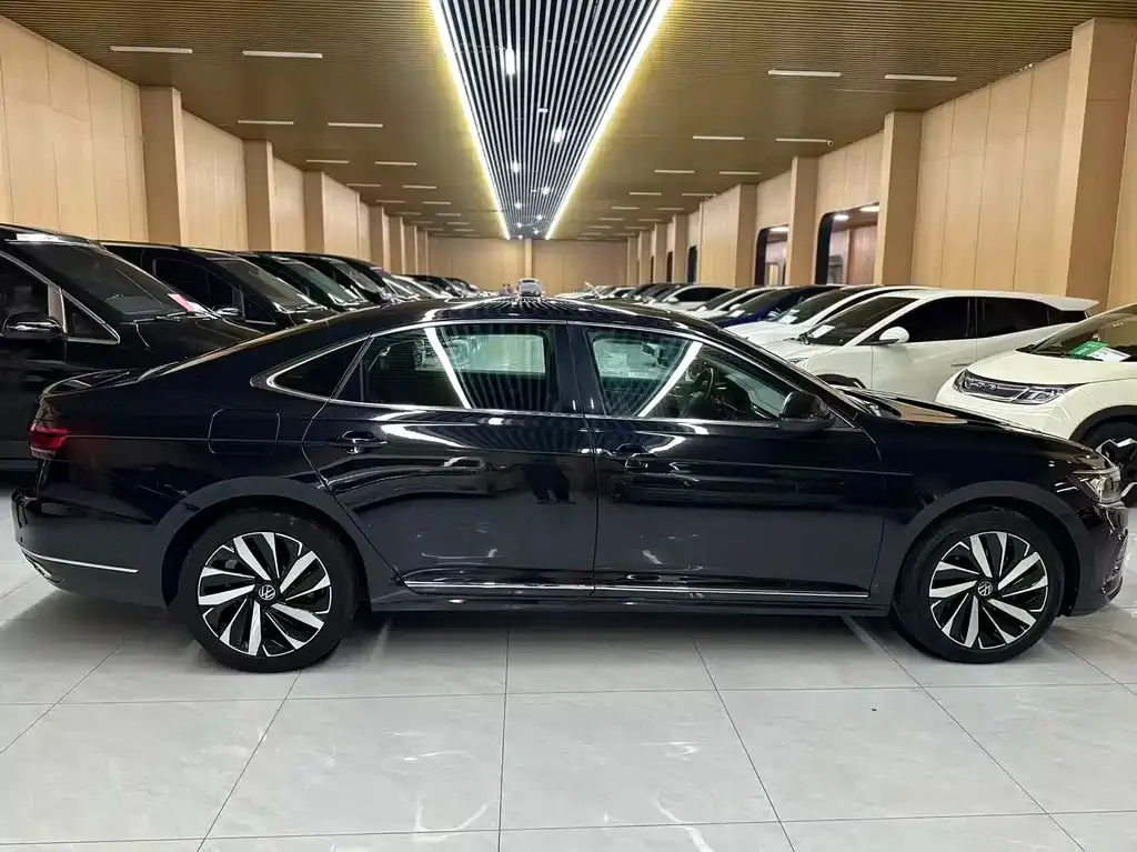 Volkswagen Passat — фото 10