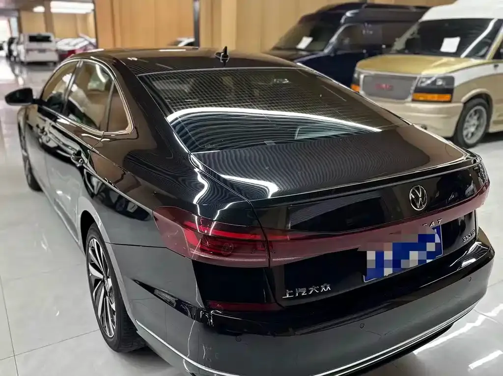 Volkswagen Passat — фото 7