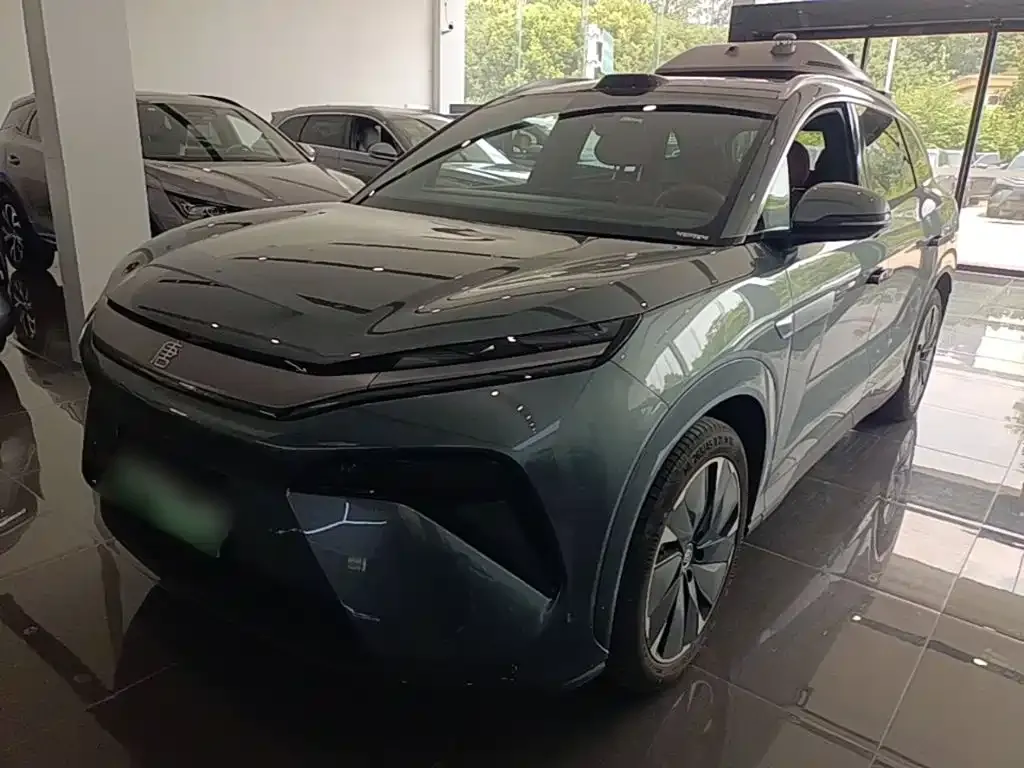 BYD Tang L — фото 1