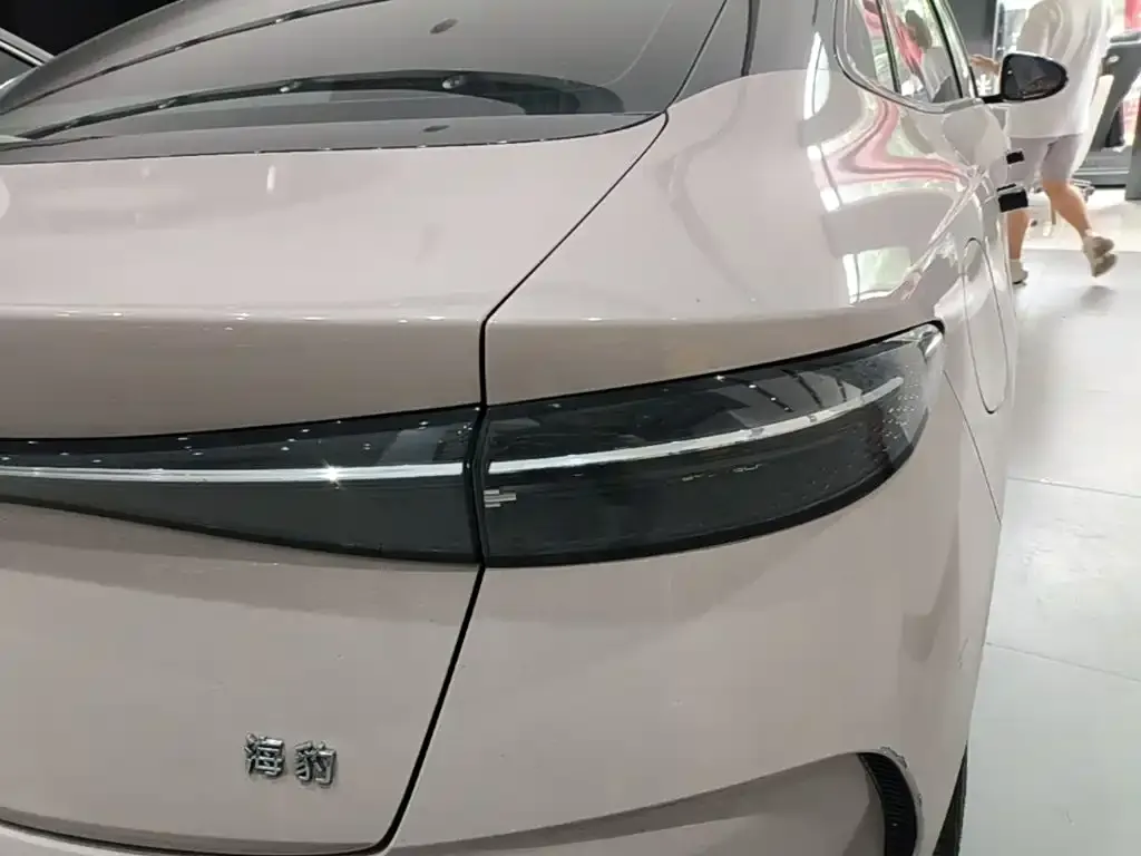 BYD Seal — фото 2