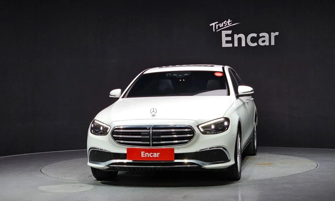 Mercedes-Benz E-Class — фото 2