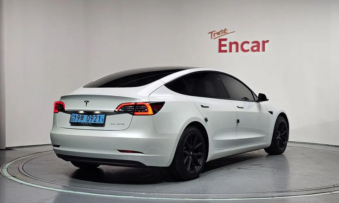 Tesla Model 3 — фото 5