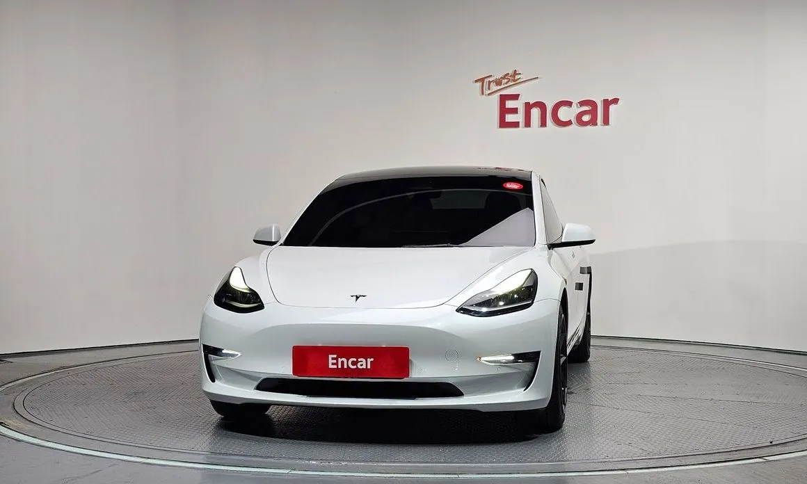 Tesla Model 3 — фото 4