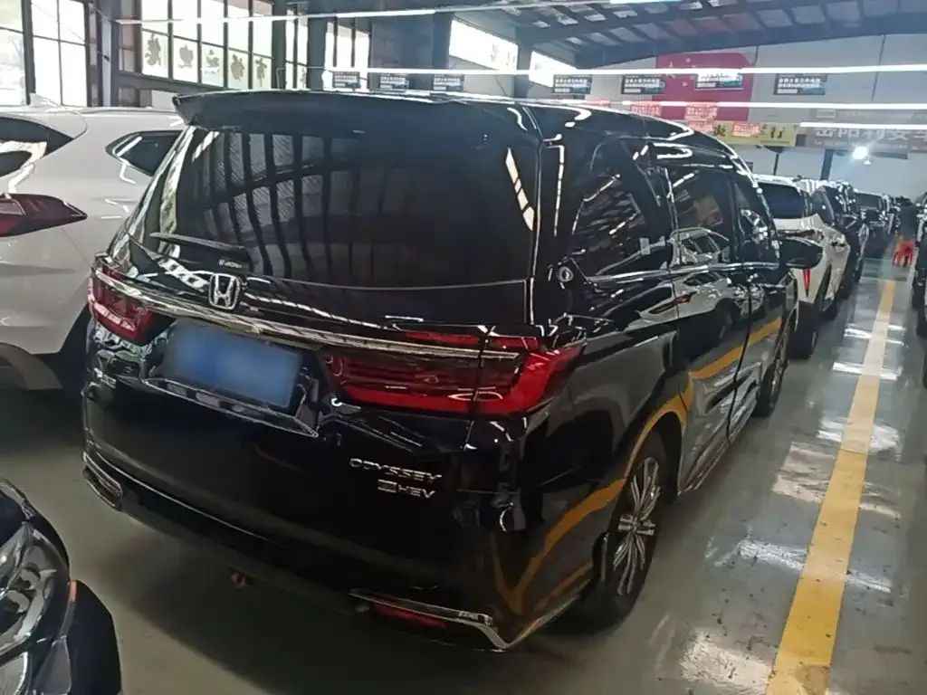 Honda Odyssey — фото 10