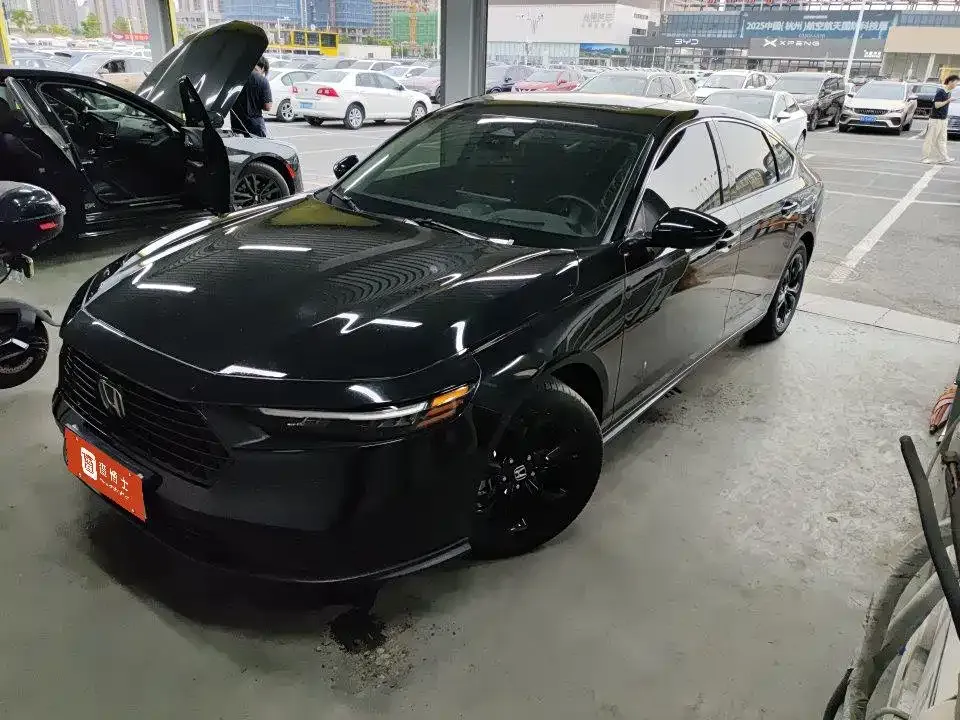 Honda Accord — фото 1