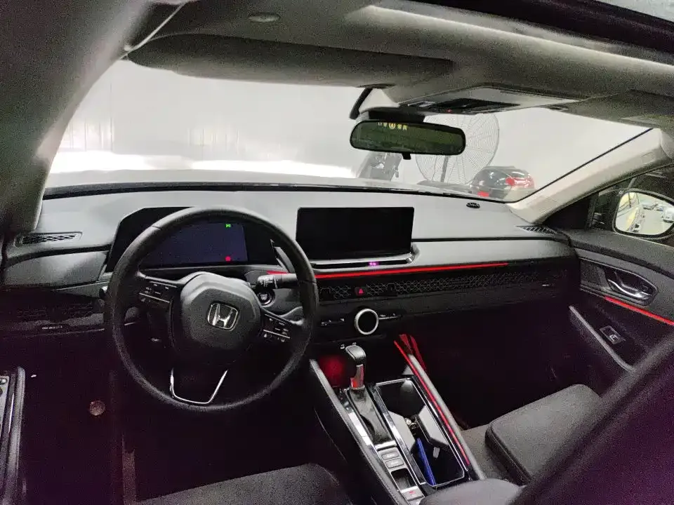 Honda Accord — фото 9