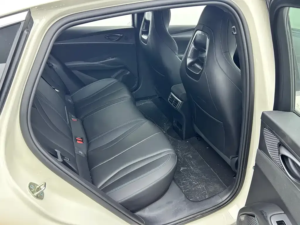 BYD Seal 06 — фото 10
