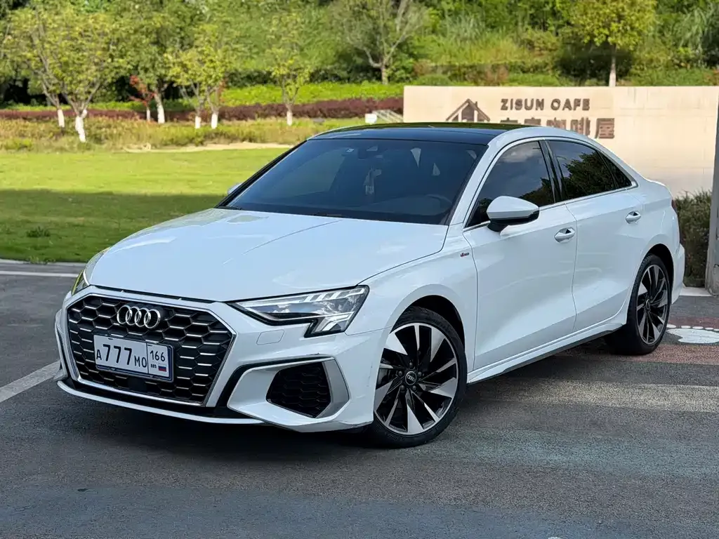 Audi A3 — фото 1
