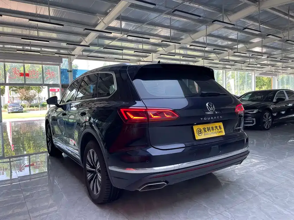 Volkswagen Touareg New Energy — фото 10