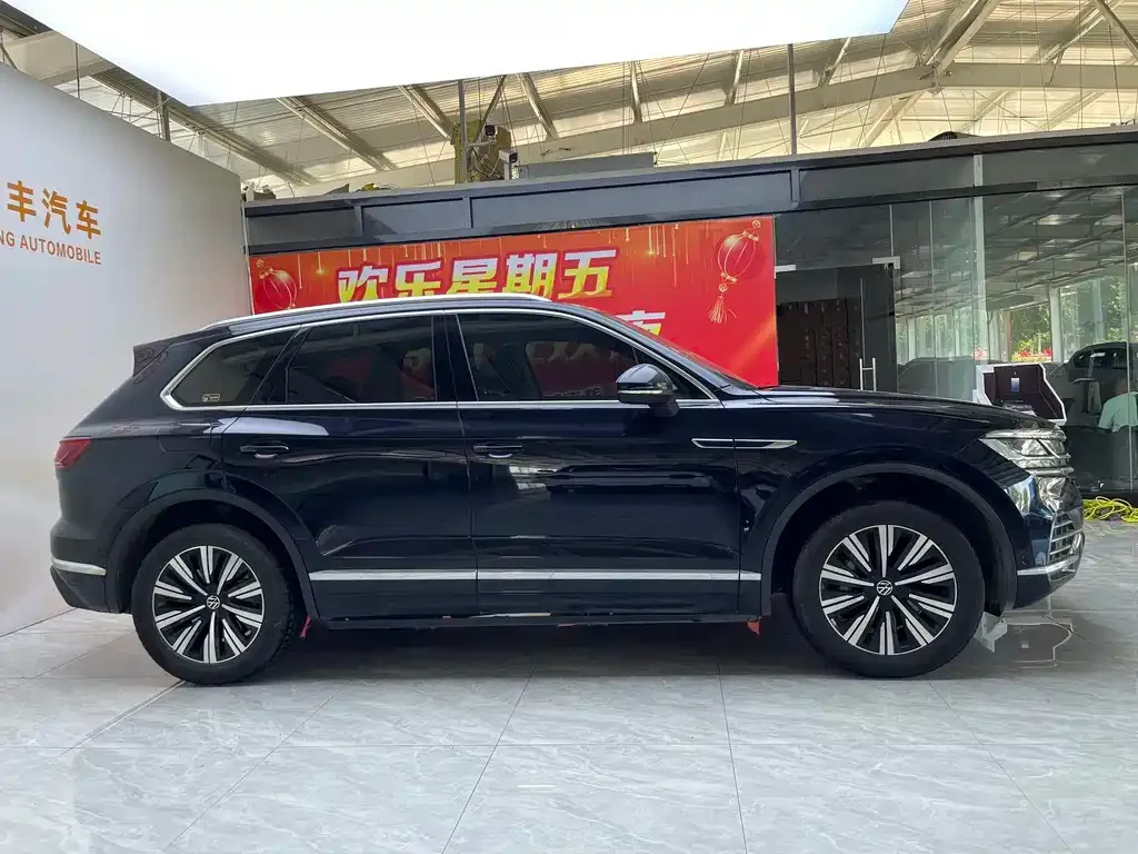 Volkswagen Touareg New Energy — фото 3