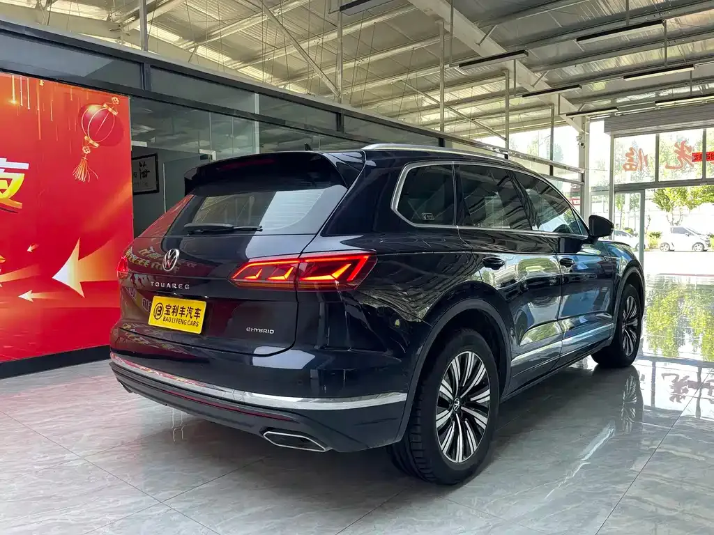 Volkswagen Touareg New Energy — фото 9