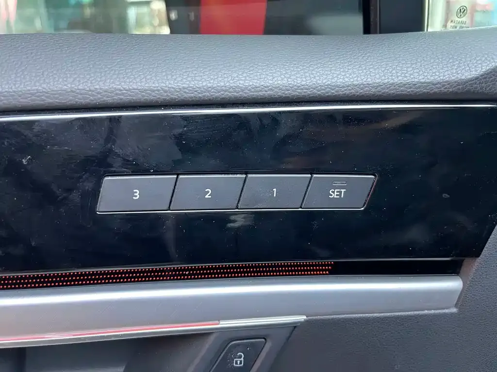 Volkswagen Touareg New Energy — фото 4