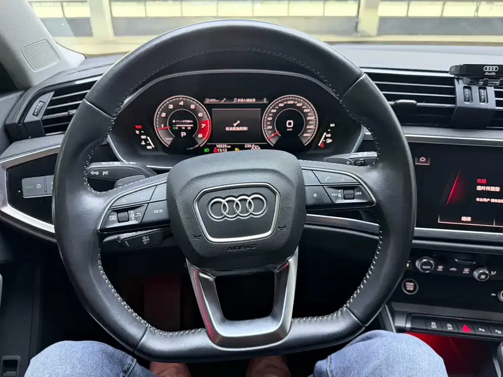 Audi Q3 — фото 9