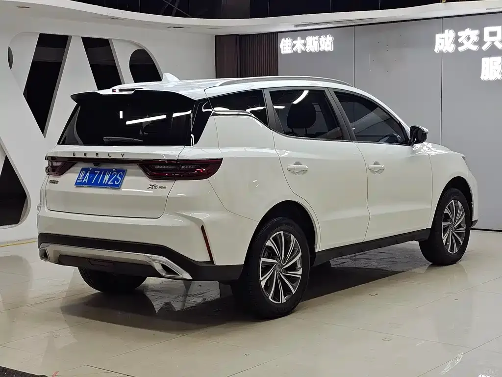 Geely Vision X6 — фото 3